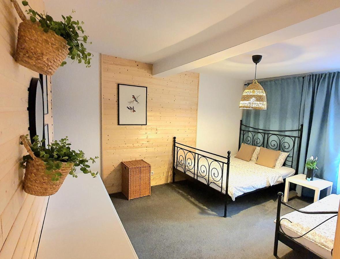 Babie Lato B&B Uniejow Ruang foto