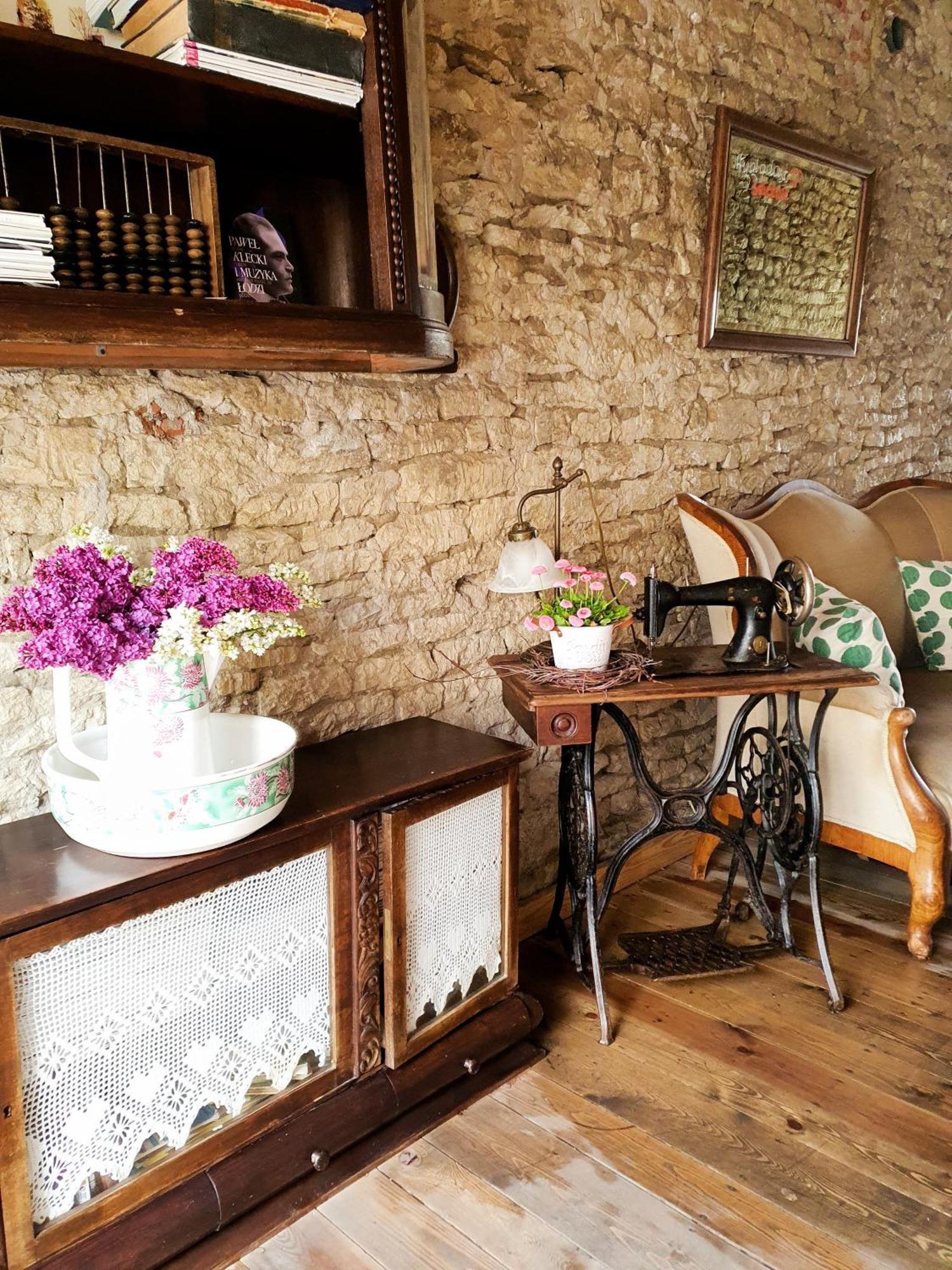 Babie Lato B&B Uniejow Bagian luar foto