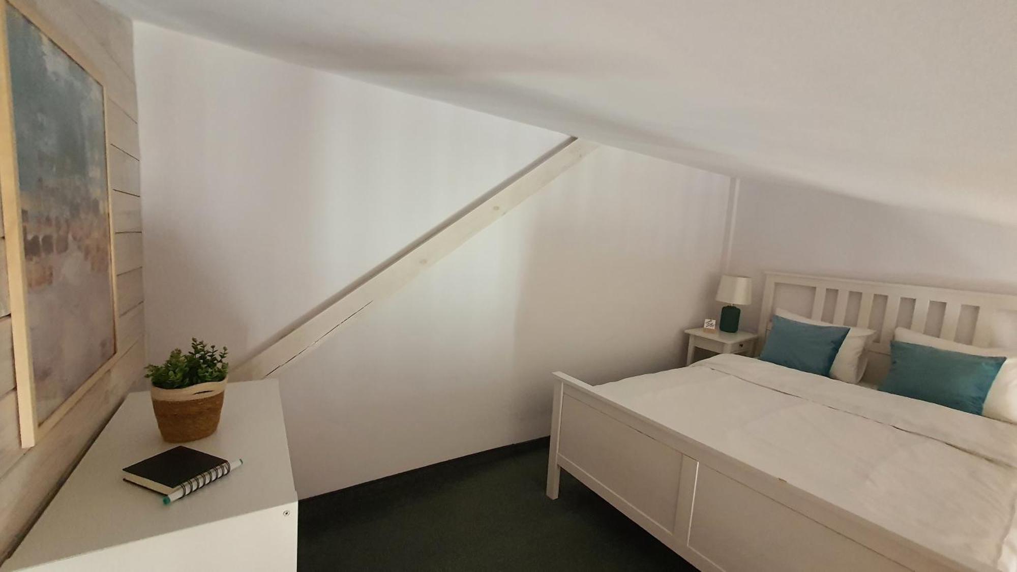 Babie Lato B&B Uniejow Bagian luar foto